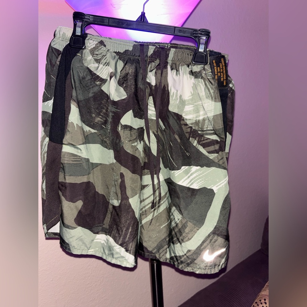 Nike Men's Athletic Shorts - Black and Gray Camo